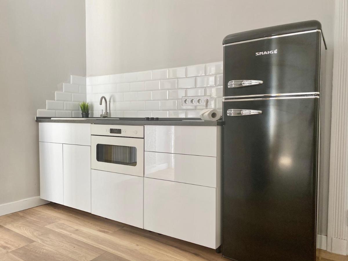 Standard Apartment By Hi5 - 2 Bedroom Suite In The Center Budapeste Exterior foto